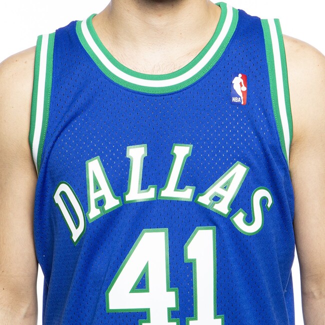Mitchell & Ness Dallas Mavericks - Dirk Nowitzki Name & Number T-Shirt